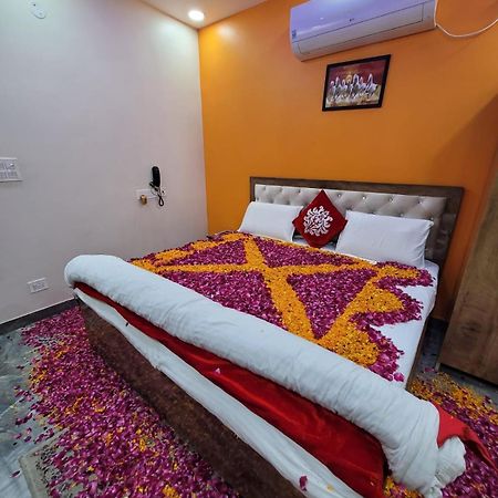 Hotel The Swiss Residency Greater Noida Esterno foto