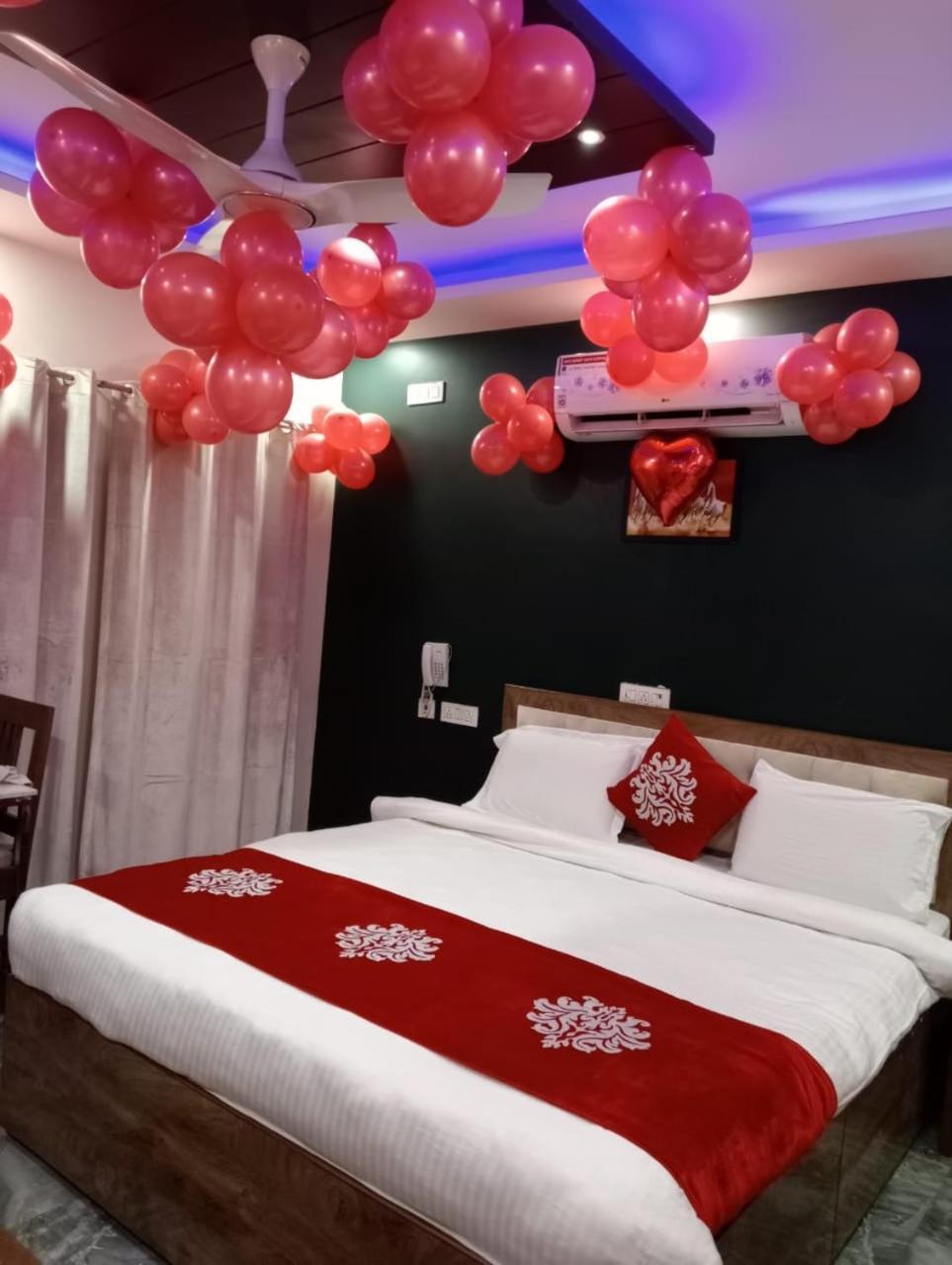 Hotel The Swiss Residency Greater Noida Esterno foto
