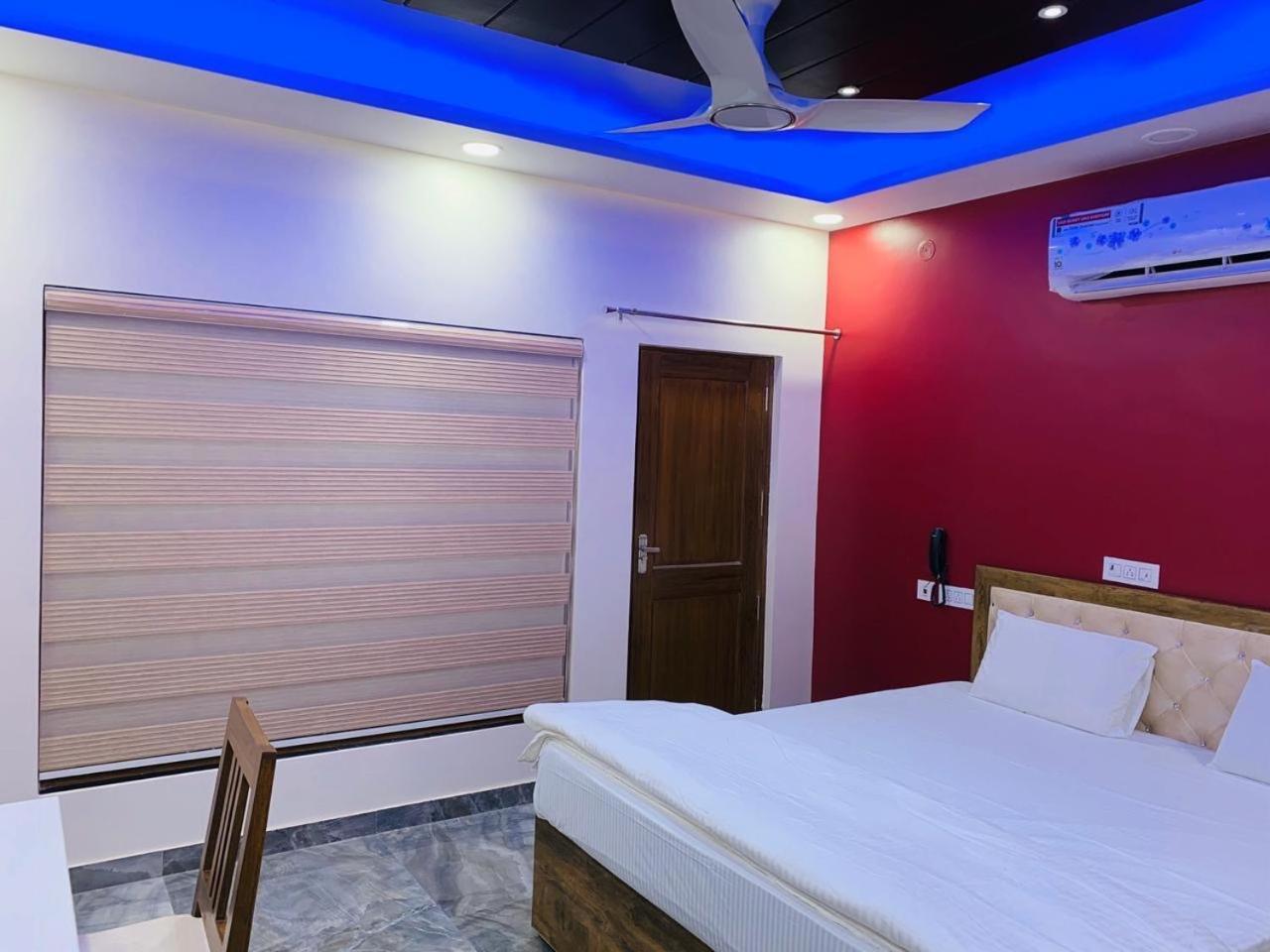 Hotel The Swiss Residency Greater Noida Esterno foto